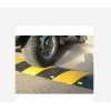 道路緩沖帶價格橡膠減速帶廠家公路限速帶減速板批發(fā)